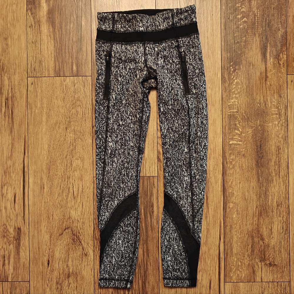 Lululemon 25" Cropped Legging Run Pant Mesh Front Pocket Womens‎ 2 Workout Yoga